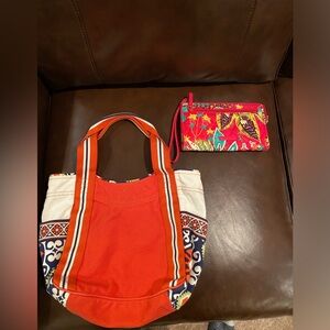 EUC Vera Bradley small tote with matching wallet/wristlet. No callouts on either